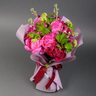 Букет з піонами Барбара