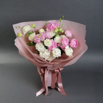 Букет півоній та еустом