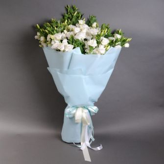 Букет білих еустом