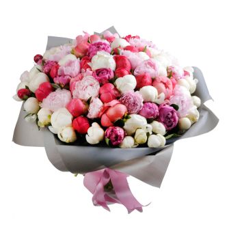 Букет із 101 півонії