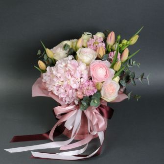 Композиція "Весняний рум'янець"