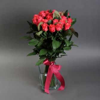 25 коралових троянд Такаци