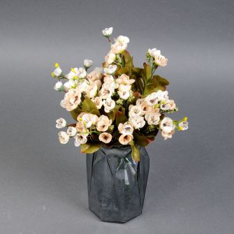 Букет із штучних яблуневих гілок