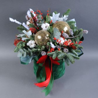 Композиція "Зимовий поцілунок"