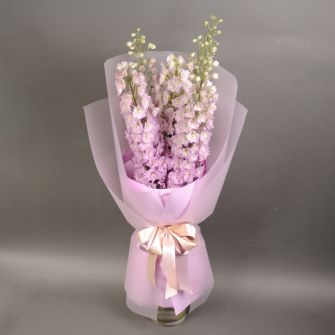 Букет із дельфініума