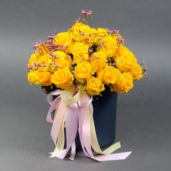 Композиція з трояндами Пенні Лейн