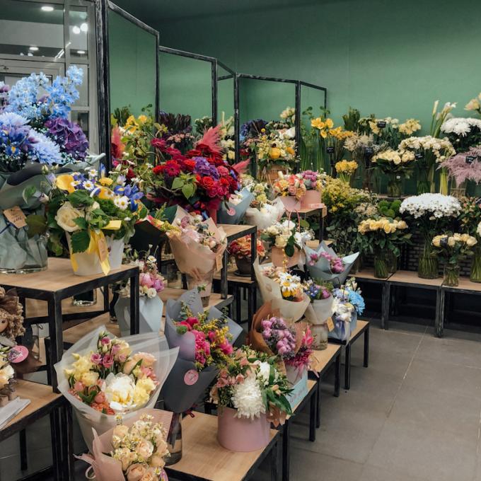 Флористичний салон «Камелія» пр-т Володимира Івасюка (Сталінграду)